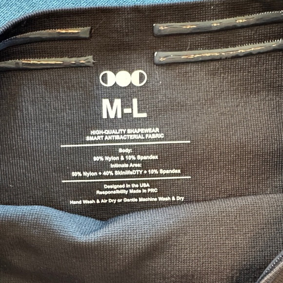 High-Waisted Black Shapewear - Picture 2 of 2